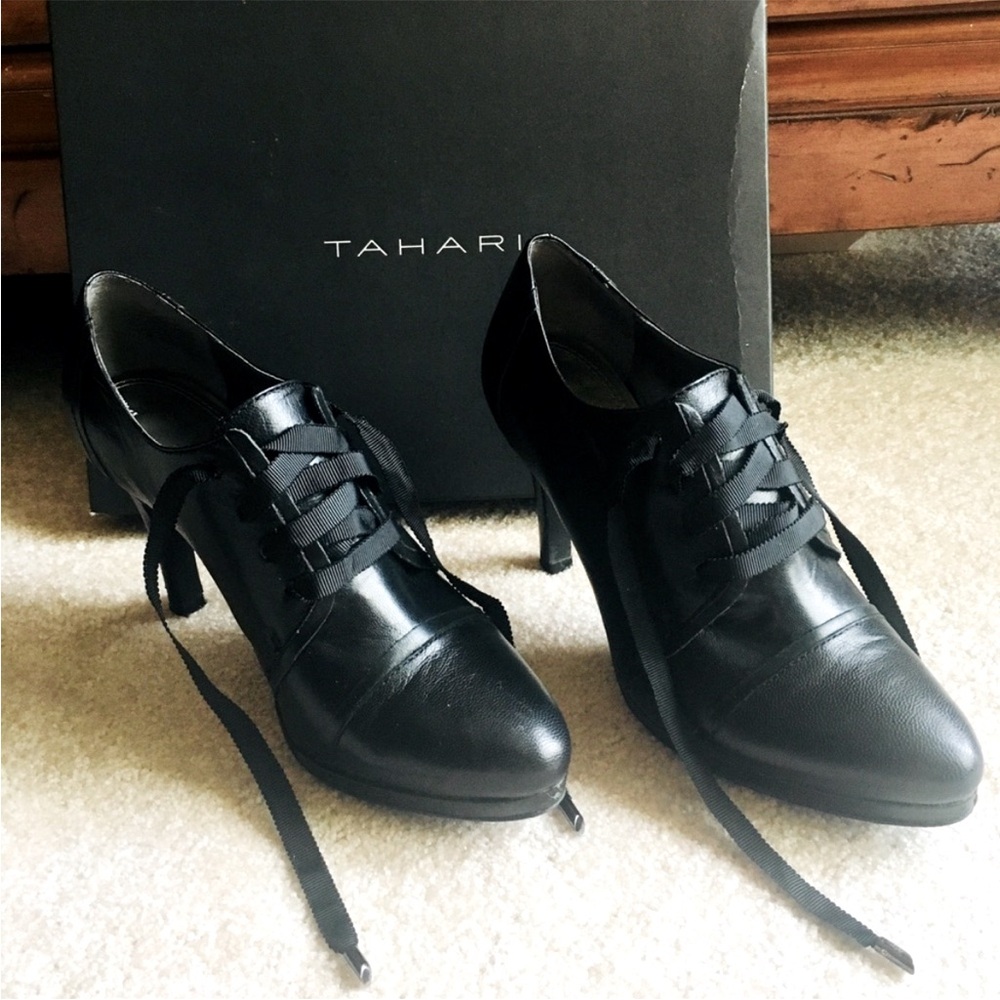 TAHARI :: Black :: Victorian Lace-Up Heels :: Sz 8M